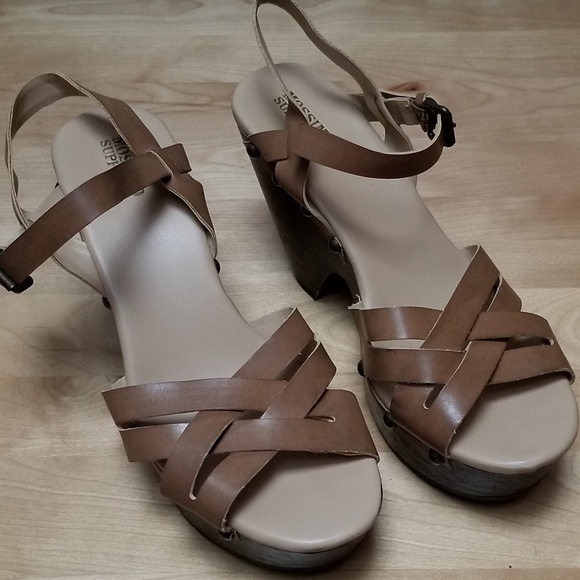 MOSSIMO SUPPLY CO. | WOODEN SOLE SANDALS, SIZE 9 - Picture 1 of 4